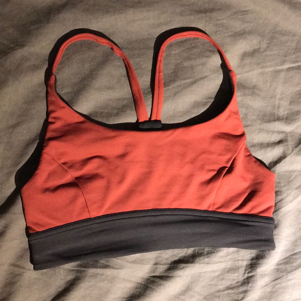 Brand new lululemon sports bra